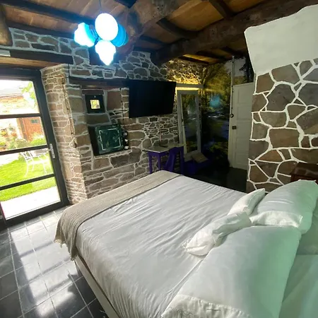 O Forno De Catuxa Cottage & Roman Wall Lugo Zewnętrze zdjęcie